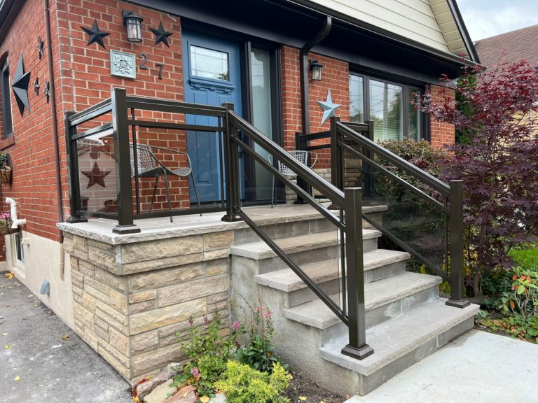 ALUMINUM AND GLASS RAILINGS Terrace Aluminum Railings