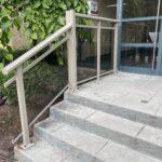 aluminum railing with glass on a stairs in toronto