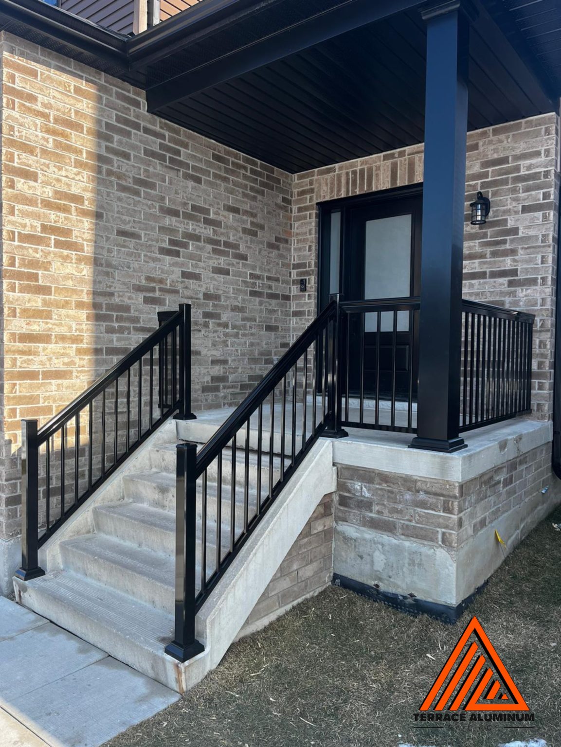 RESIDENTIAL ALUMINUM RAILINGS Terrace Aluminum Railings
