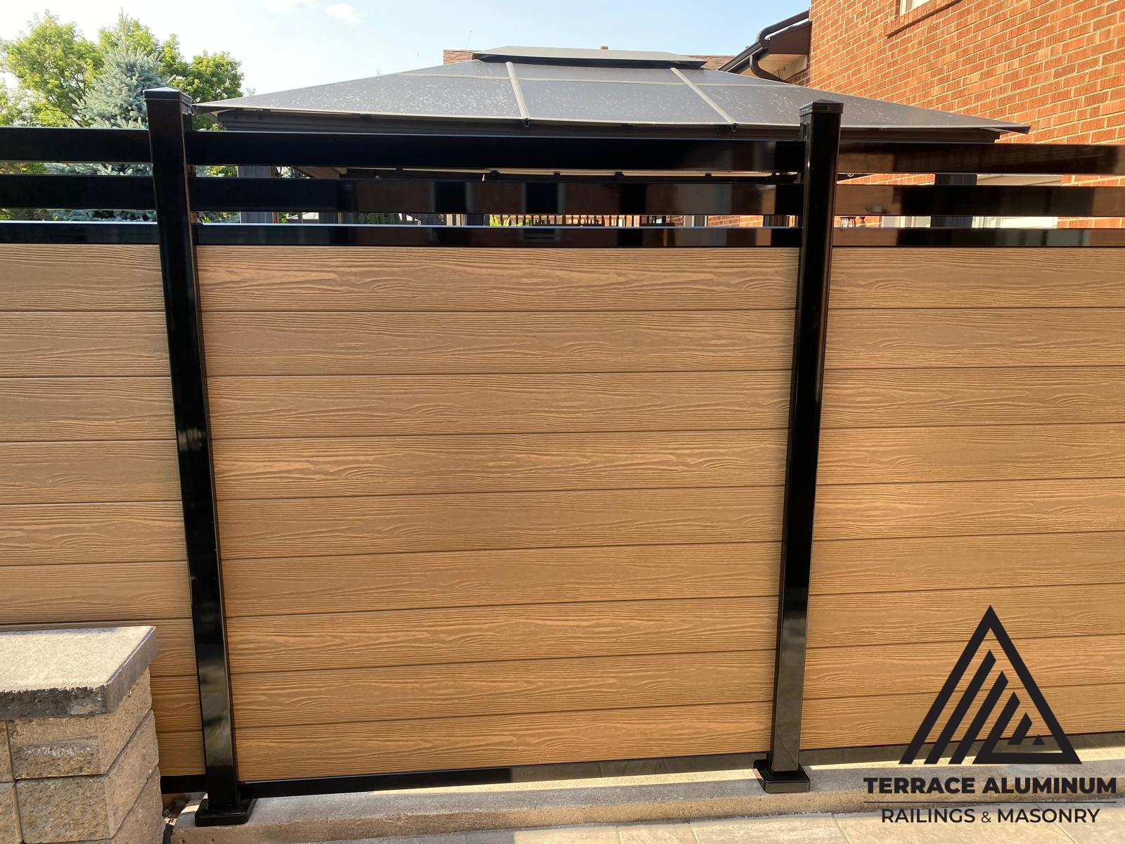 Composite privacy fence