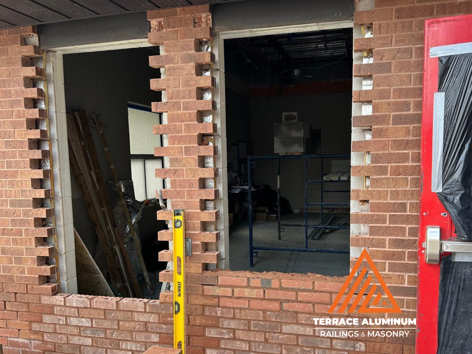 Brick surface repair and mortar replacement in Toronto – Terrace Aluminum Railings & Masonry