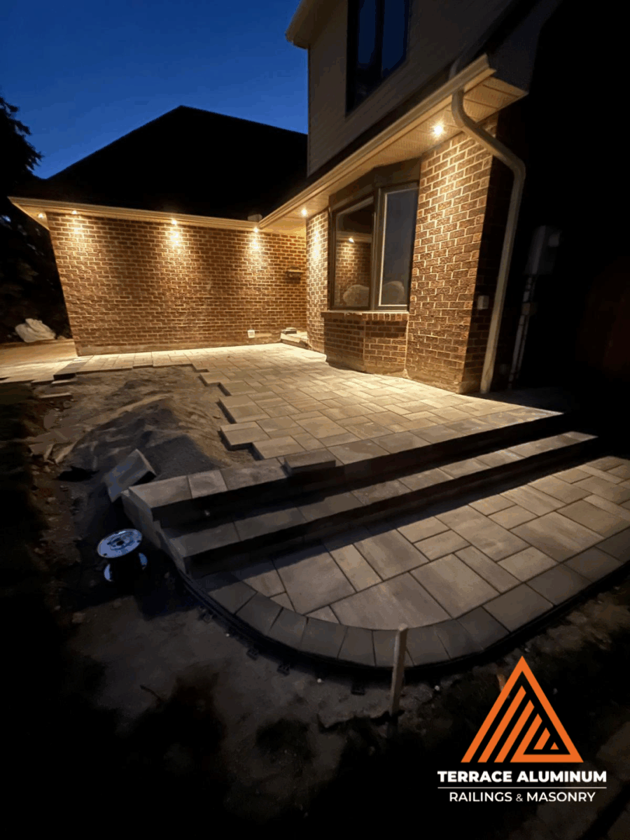 Interlock patio with contrasting border pattern installed in Toronto